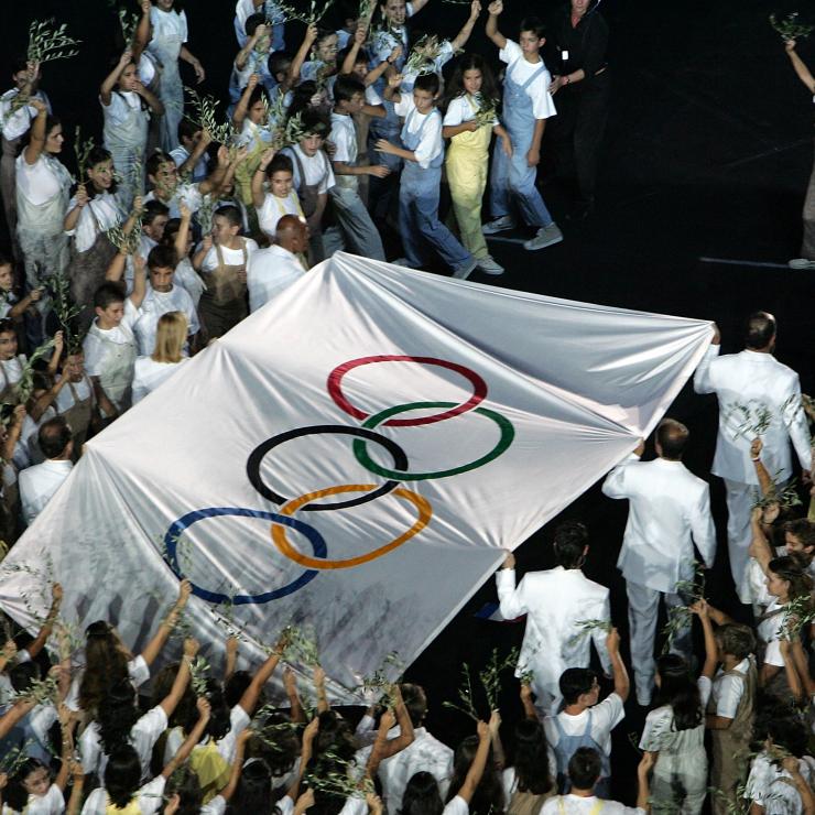 Drapeau anneaux olympiques cérémonie